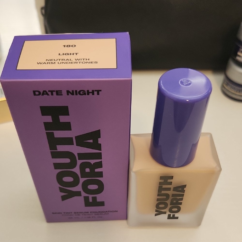 Youth Foria Date Night Foundation - Light